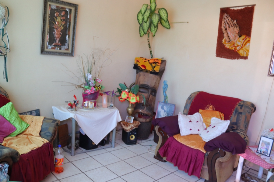 2 Bedroom Property for Sale in Louwville Western Cape